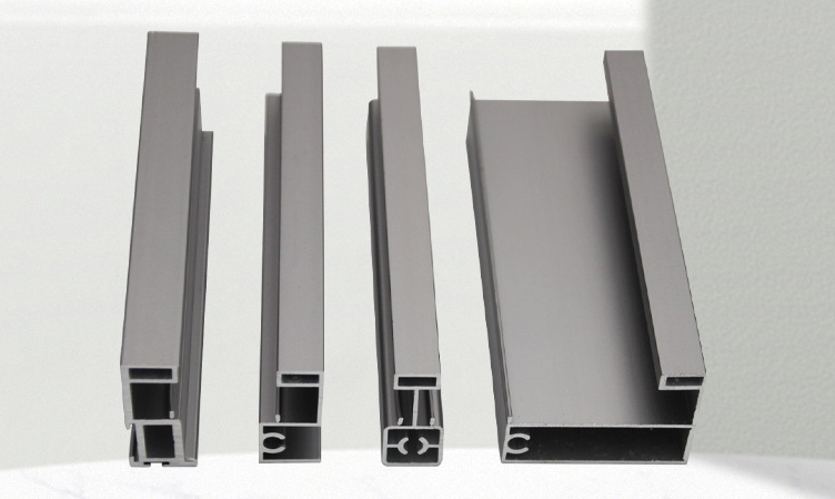 The sliding door of the wardrobe is made of all-aluminum material, featuring a m